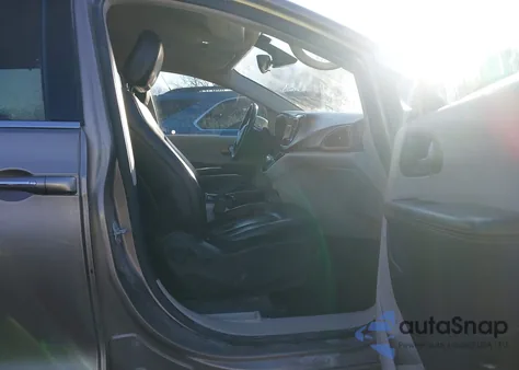 2018 Chrysler Pacifica Touring L z USA, uszkodzony, nr VIN 2C4RC1BG5JR270413